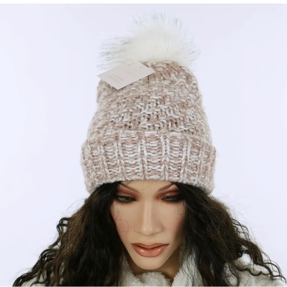 Beanie hat. Women’s one size. Pink and white knit with pompom. - Picture 2 of 3